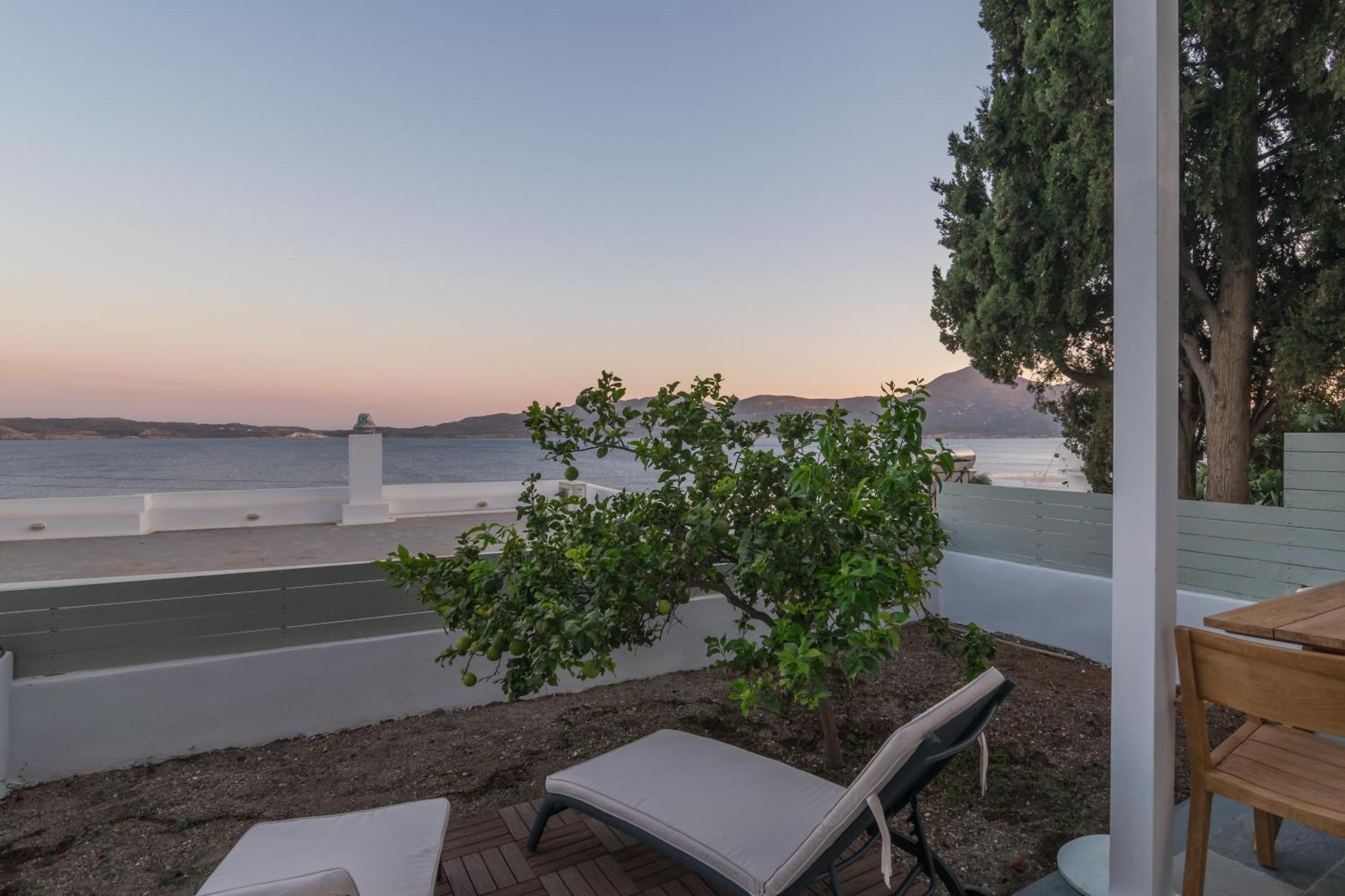 Vitalis Residences - Haven Suites Adamantas  Esterno foto